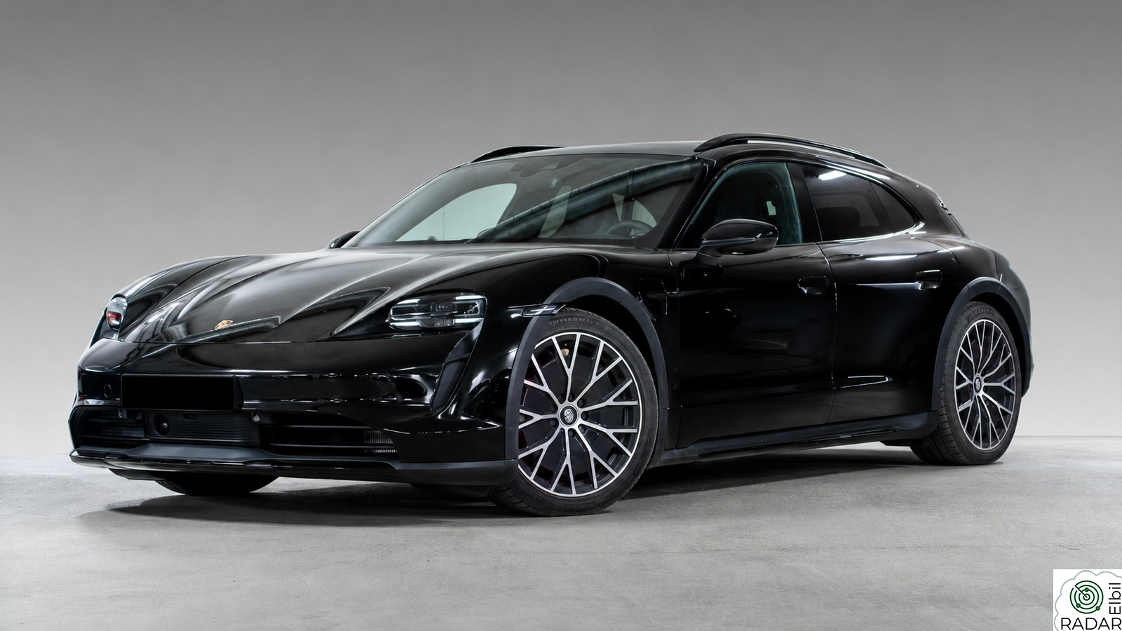 PORSCHE Taycan 4 4 Performance Plus ACC/Bose/Chrono/Luft/Varme/Pano/4+1