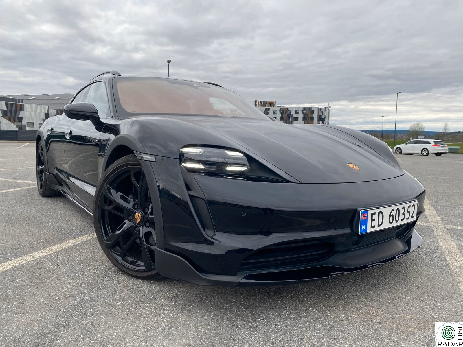 PORSCHE Taycan 4 4 Cross Turismo
