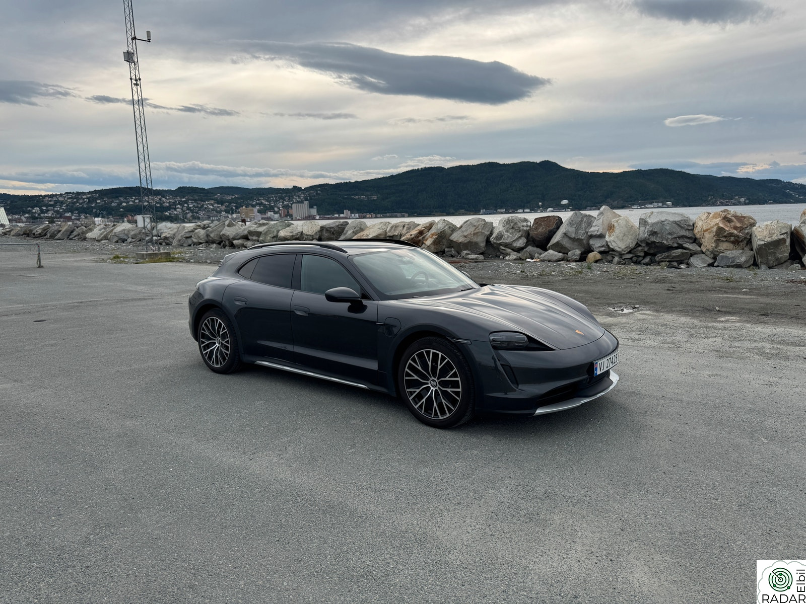 PORSCHE Taycan 4 4, Pano, 18v-ELseter, 360 Cam, Bose, ACC, 20", Chrono++