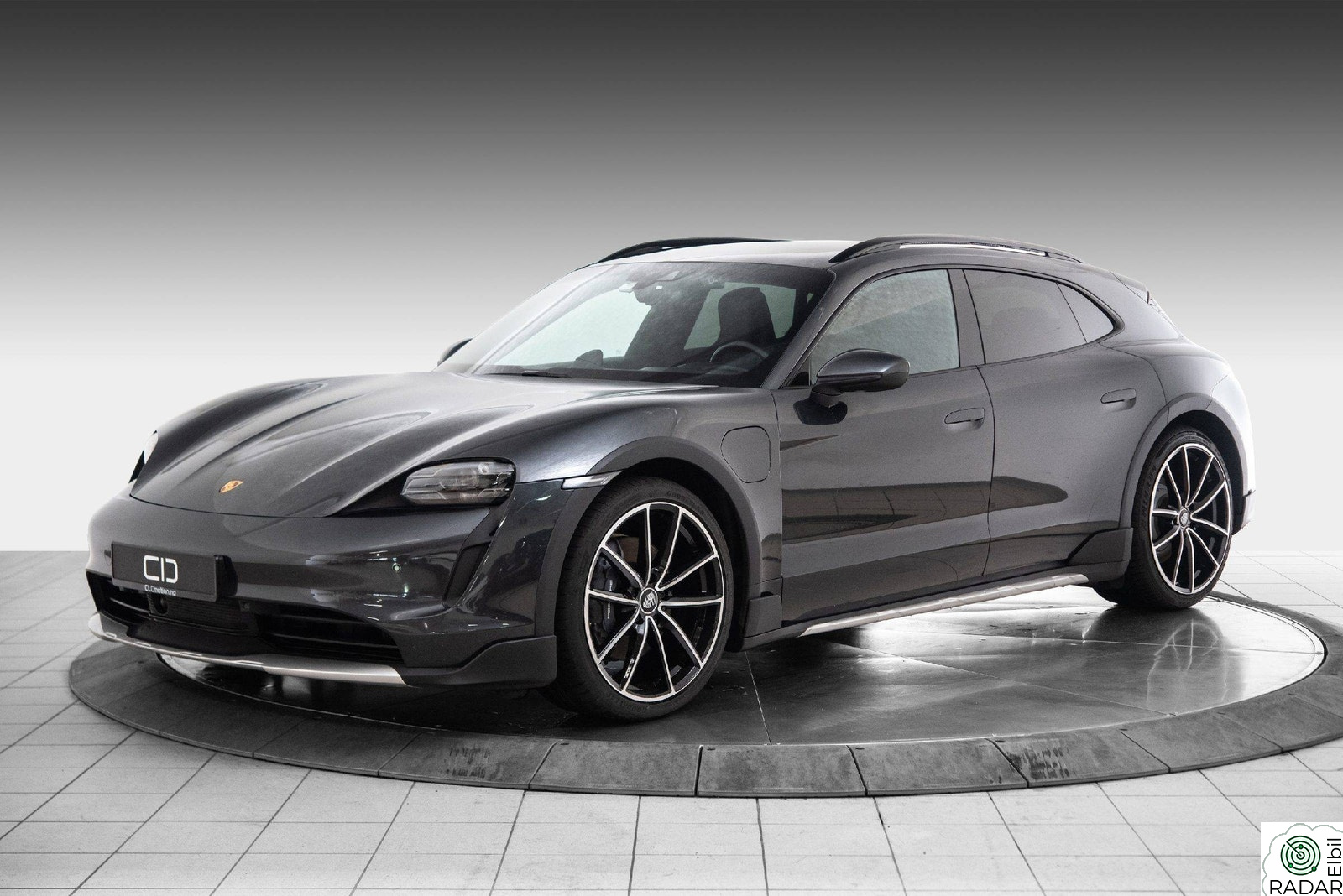 PORSCHE Taycan 4 18-veis | Pass.disp. | PDLS+ | Pano | Chrono | Offroad