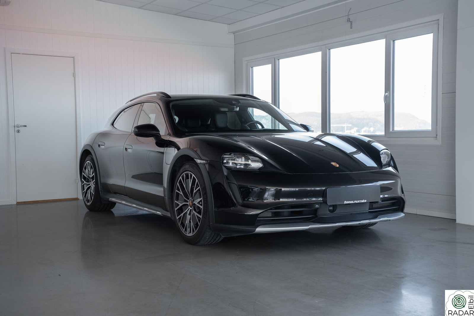 PORSCHE Taycan 4 18-veis seter/luftfjæring/glasstak/Matrix/Sport Chrono
