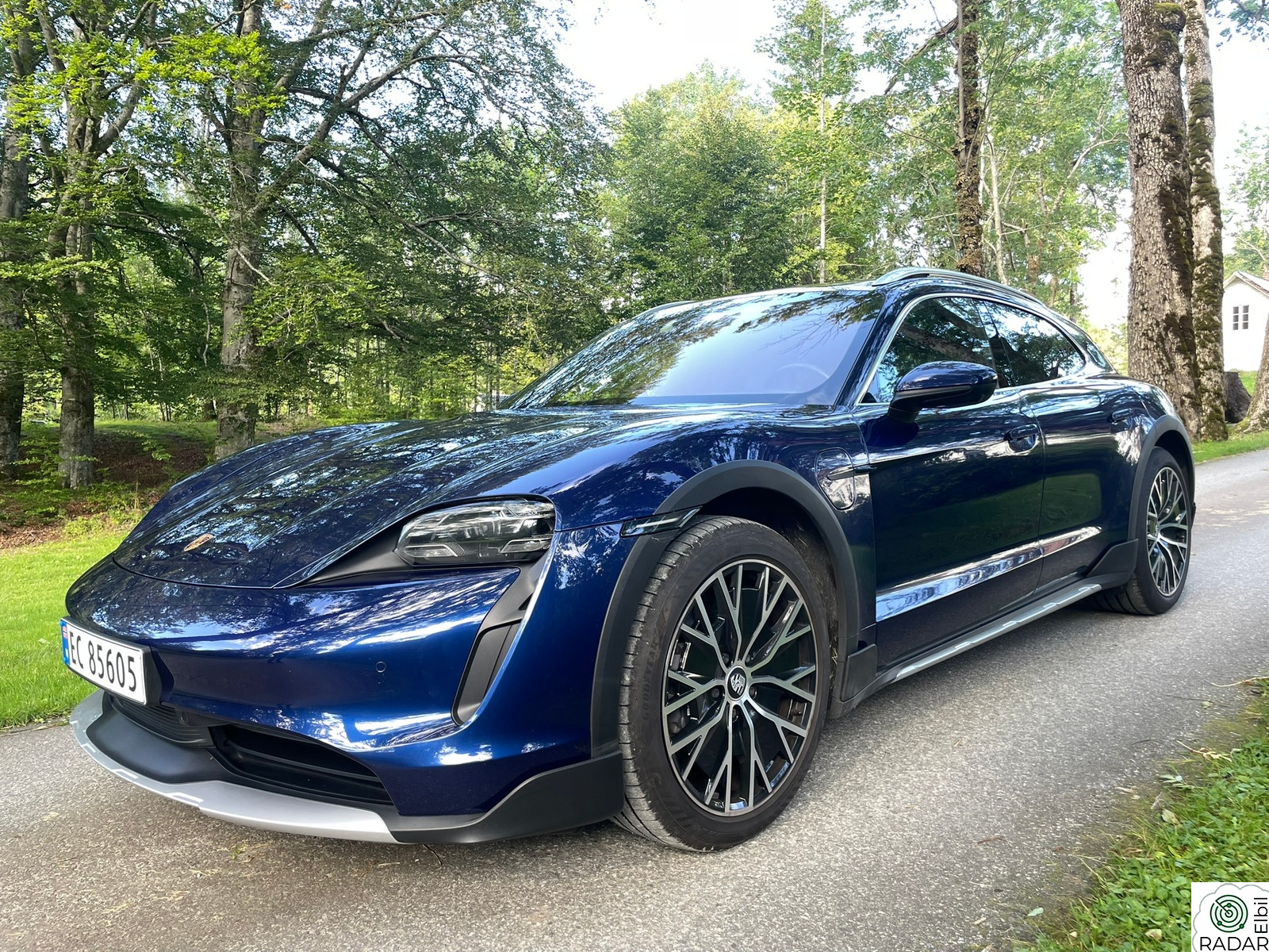 PORSCHE Taycan 4 Cross Turismo