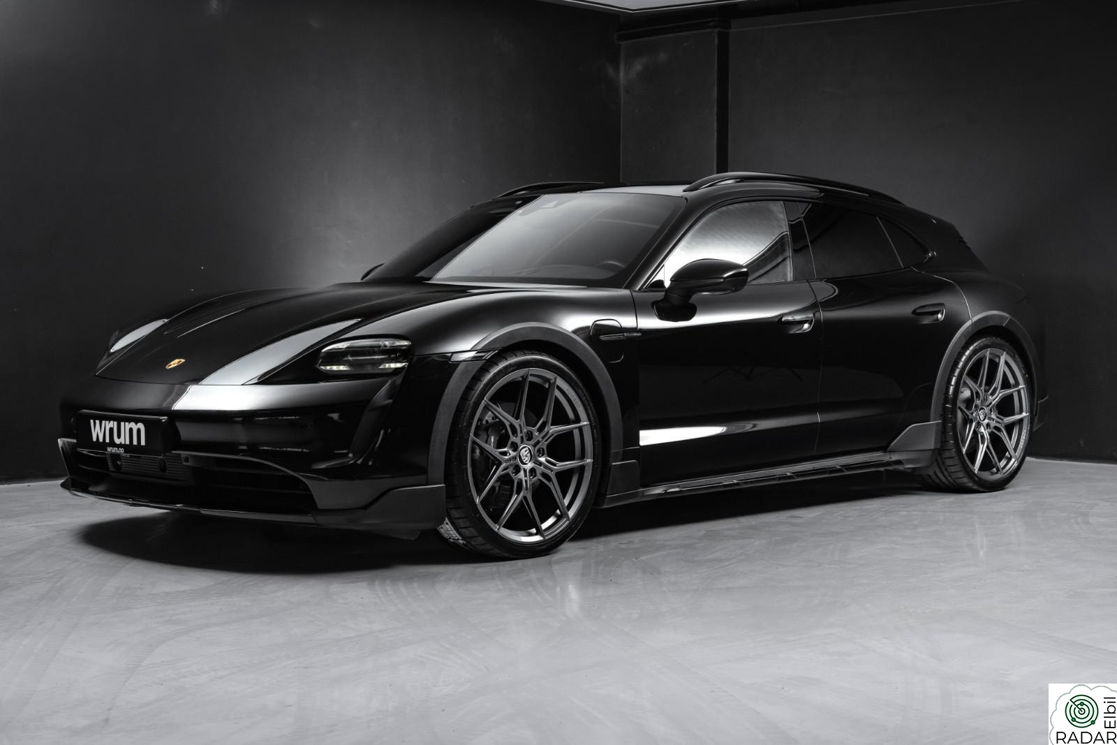 PORSCHE Taycan 4 4 Offroad|Nightv.|Bakhjulst|18-V|BOSE|HUD|Headup|22"S