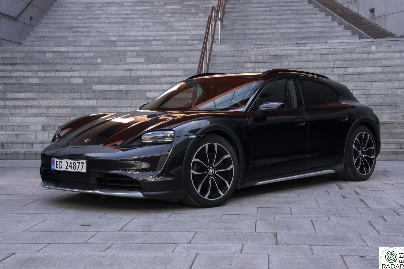 PORSCHE Taycan 4 CT4/Panorama/SportChrono/Norsk/Rattvarme/Skinn/FriFrakt