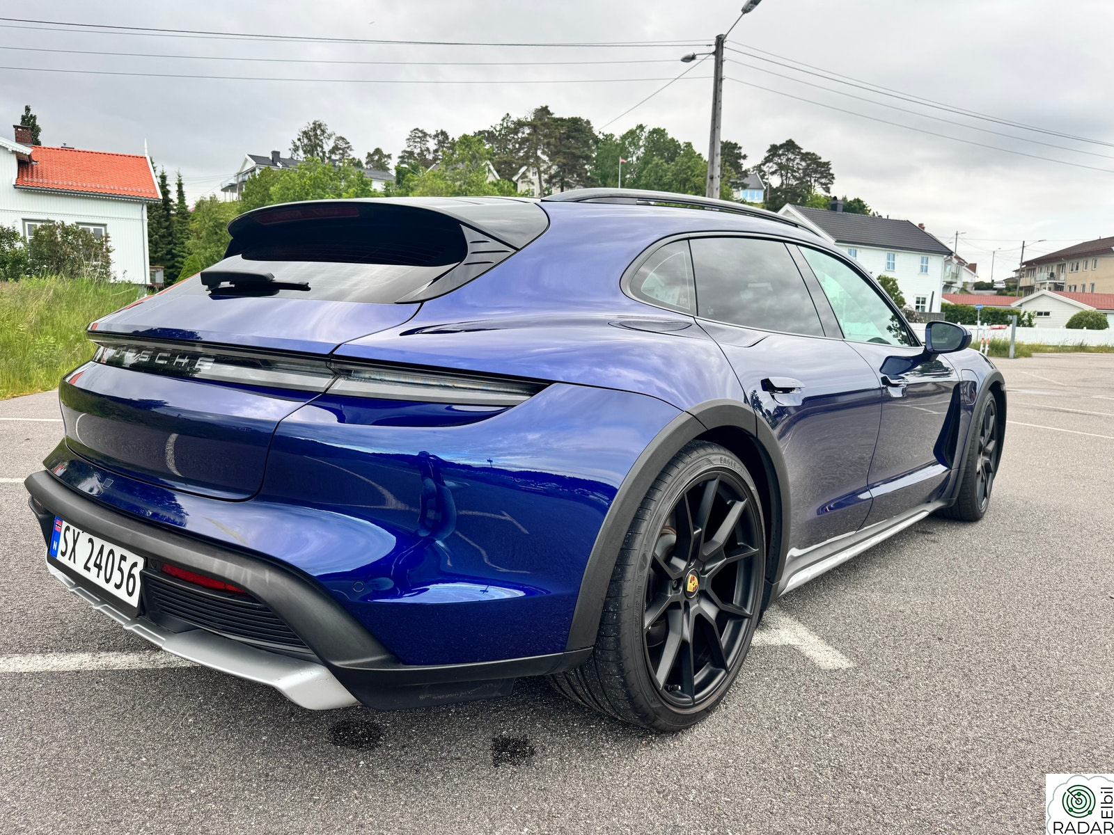 PORSCHE Taycan 4 4
