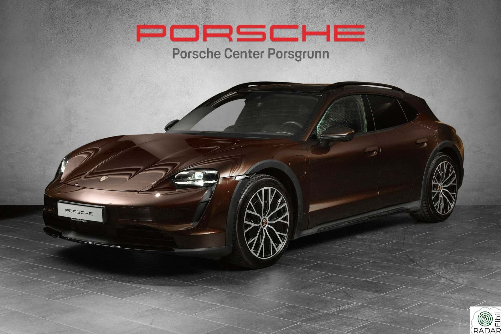 PORSCHE Taycan 4 PAW/Burmester/ACC/Comfort Access/Pano++