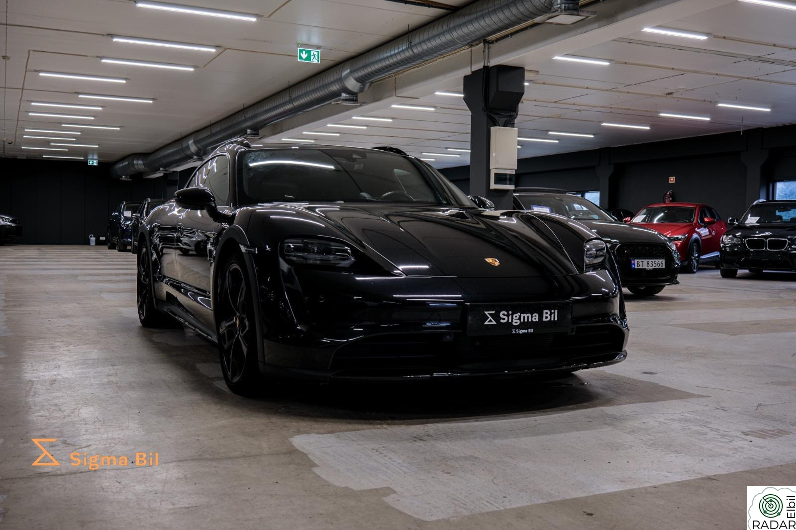 PORSCHE Taycan 4 673HK CarPlay PAW-garanti BOSE Pano ACC R-kam Luft EU28