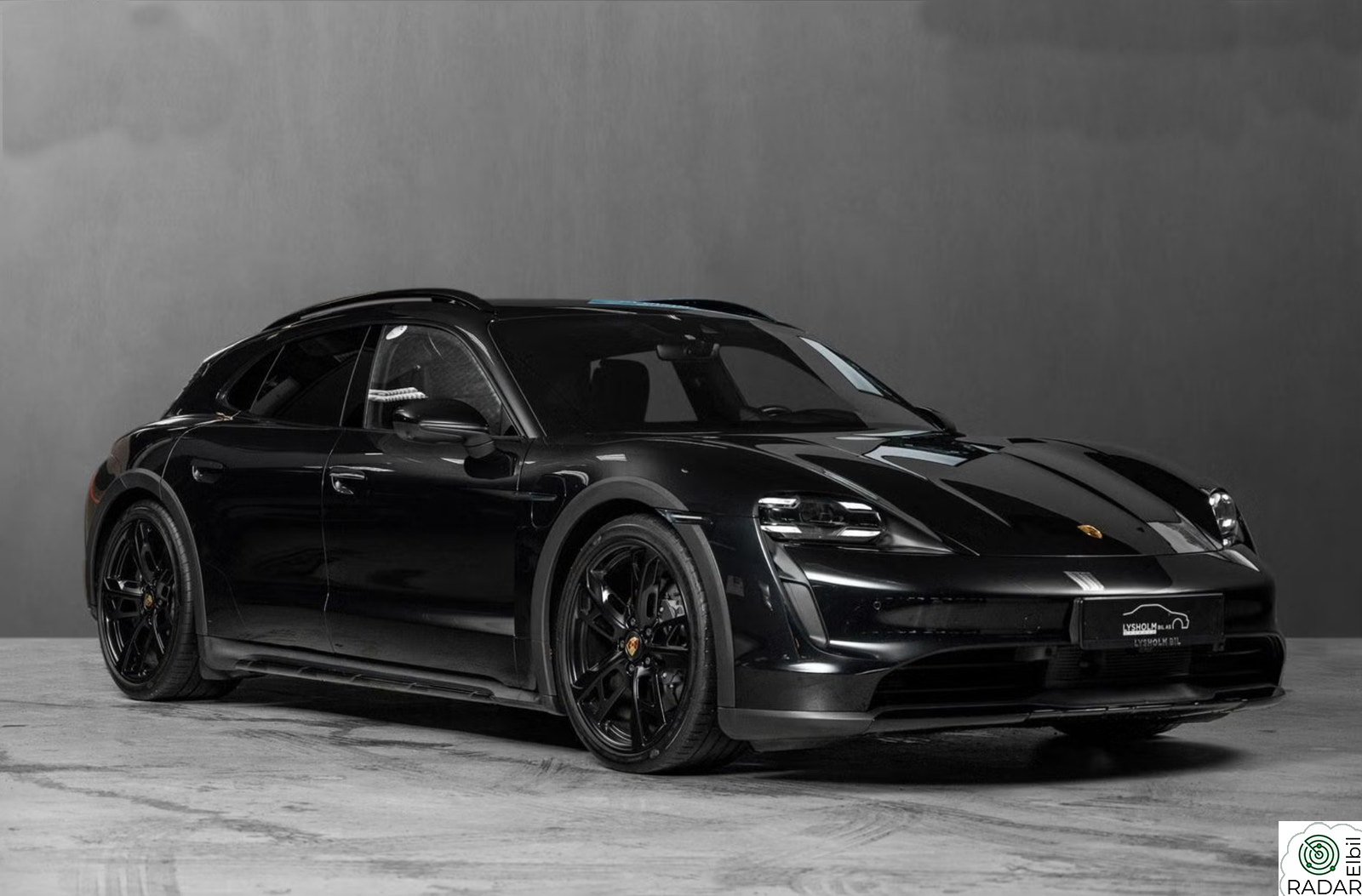 PORSCHE Taycan 4 4/BOSE/Bakakselstyring/HUD/18-veis/Passasjerskjerm/++