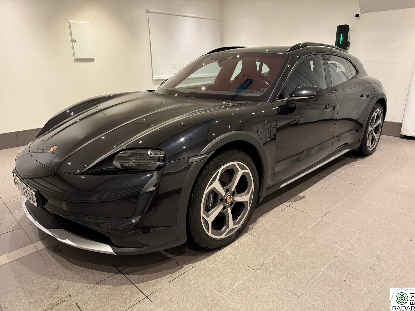 PORSCHE Taycan 4 4 hjulsstyring. 14 veis komfortseter Ny i Norge.