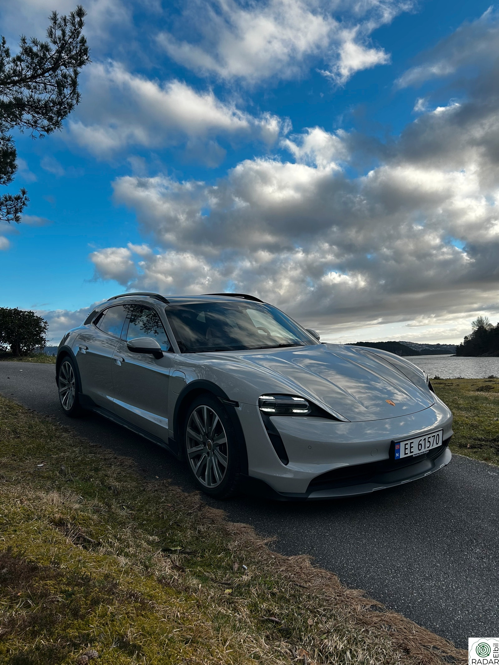 PORSCHE Taycan 4 4 Offroad Design, Fullskinn, Pano, Sportsound, 21"+++