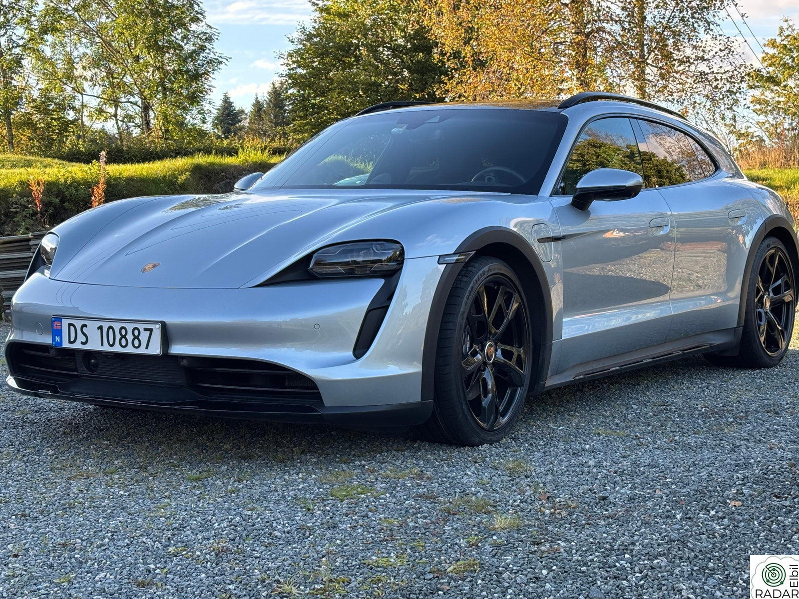 PORSCHE Taycan 4 Velholdt med mye utstyr inkl. org. Porsche sykkelst.