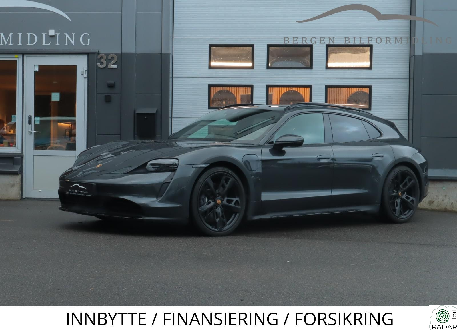 PORSCHE Taycan 4 4 | R.Axle | 21" | BOSE | 18 Veis | Chrono | InnoDrive