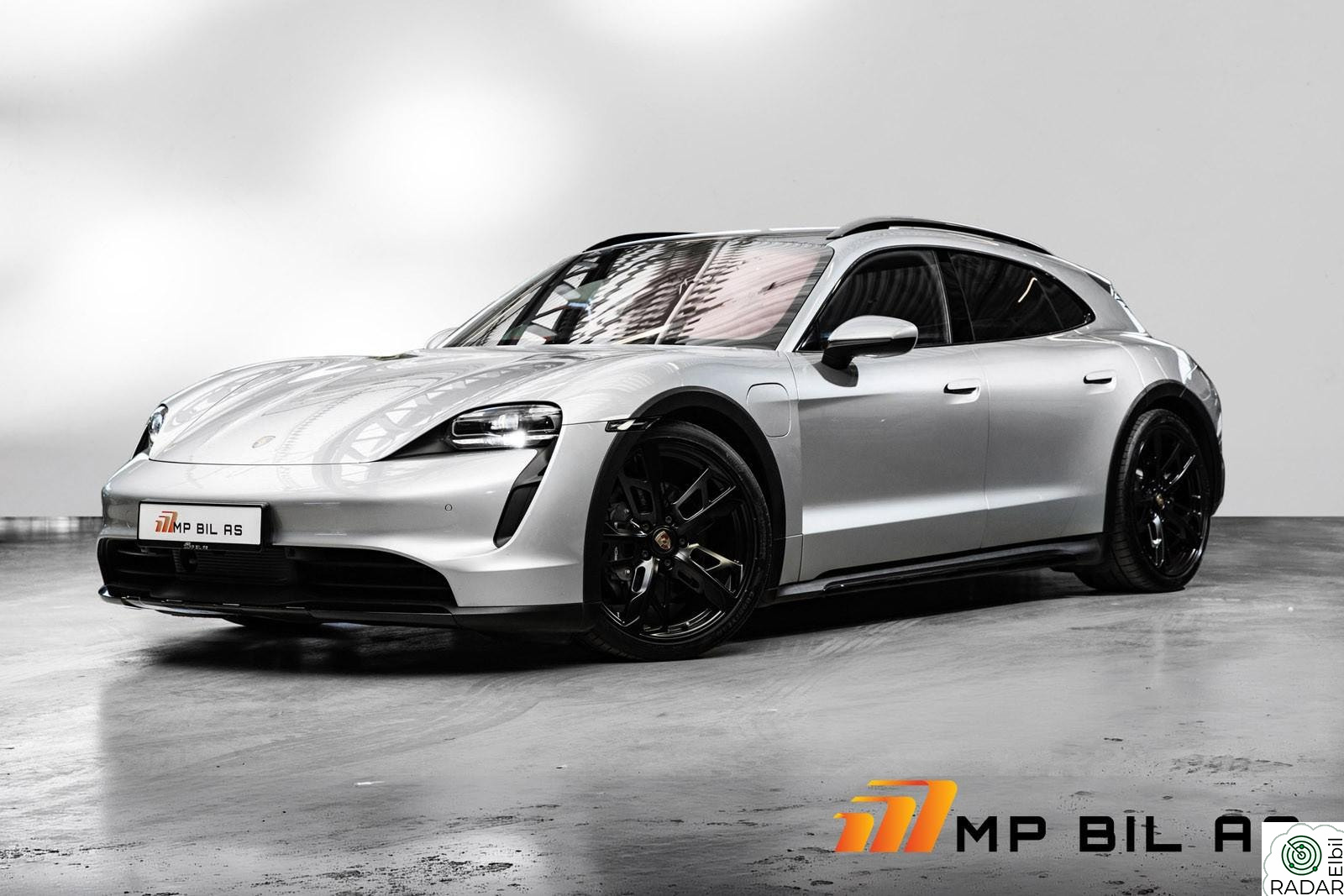 PORSCHE Taycan 4 18 VEIS | PDLS PLUS | BOSE | RACE TEX | 21 | INNBYTTE