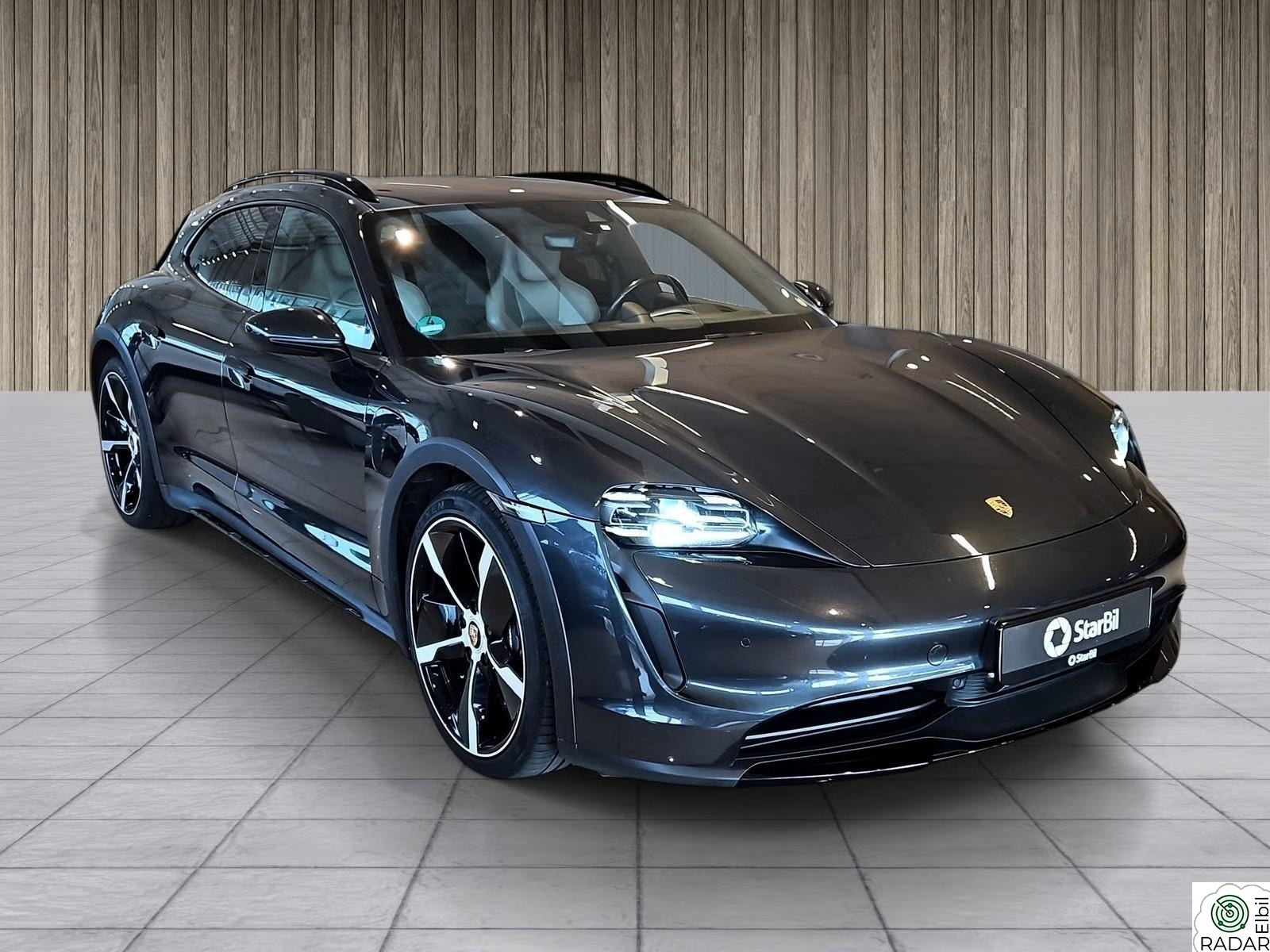 PORSCHE Taycan 4 -4 / Lyst Skinn / Pano / BOSE / Luft / ACC / S+V ++