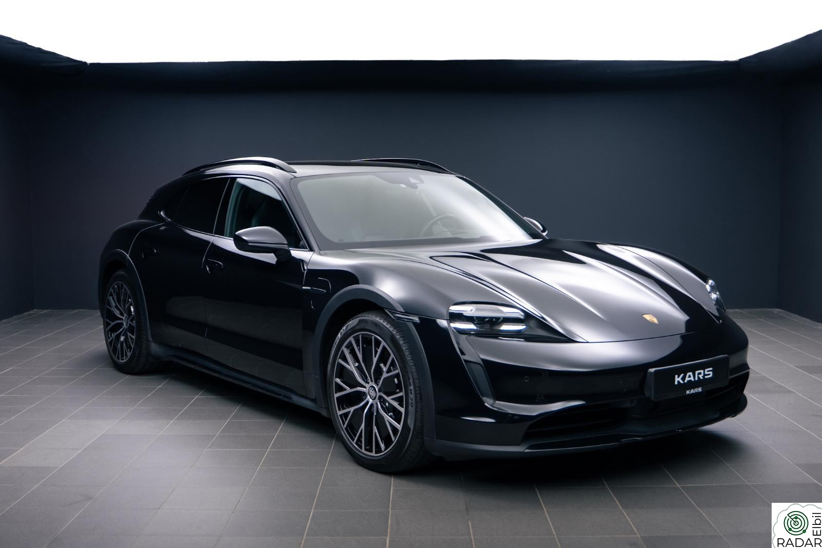 PORSCHE Taycan 4 /PASM /PDLS /18-V /Utv.Skinn /Pano /Navi /ACC /360+BOSE
