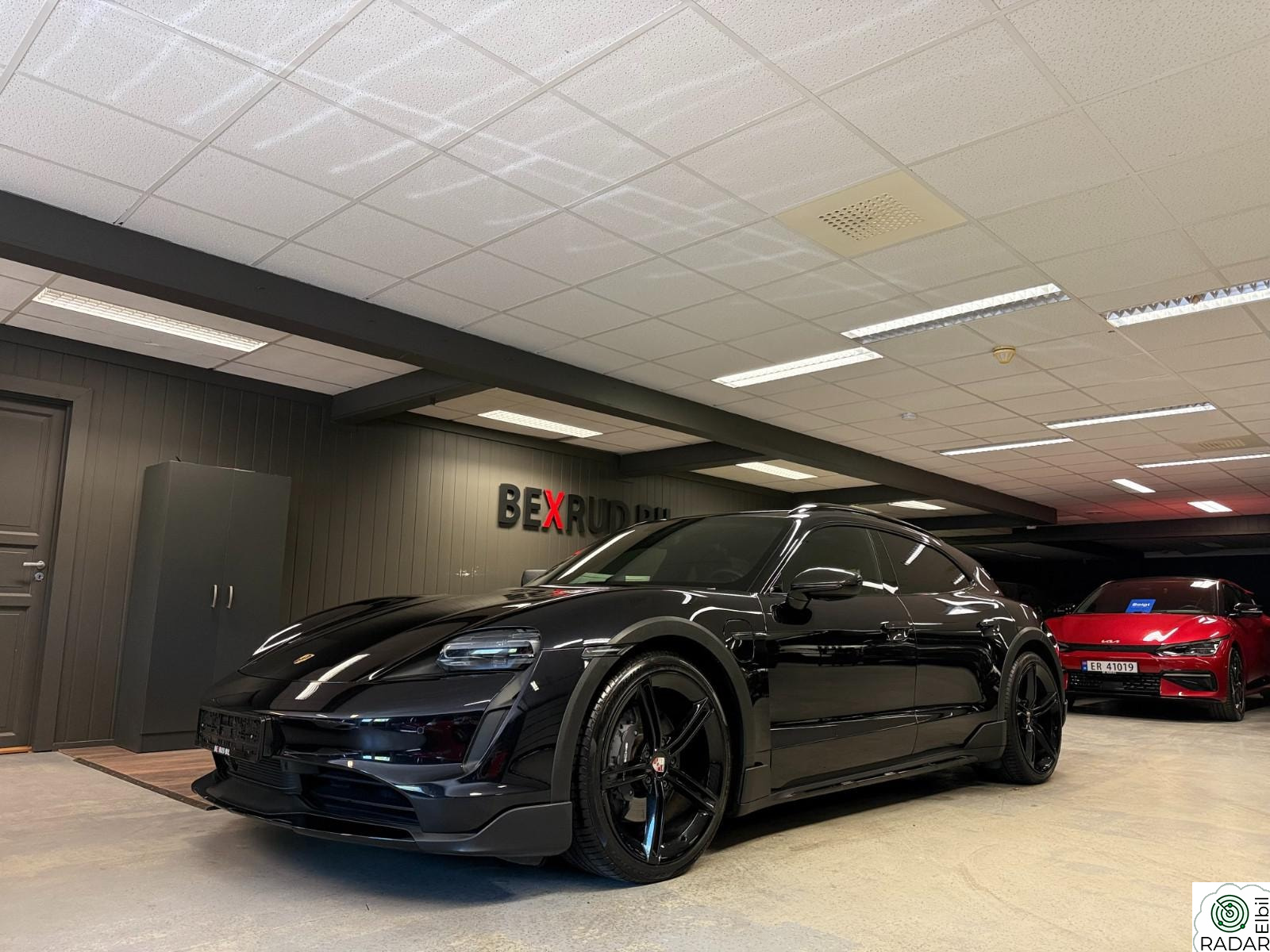 PORSCHE Taycan 4 Sport Chrono,18-V,P-Skjerm,Carbon,Bose,PDLS+,Luft,2x21"