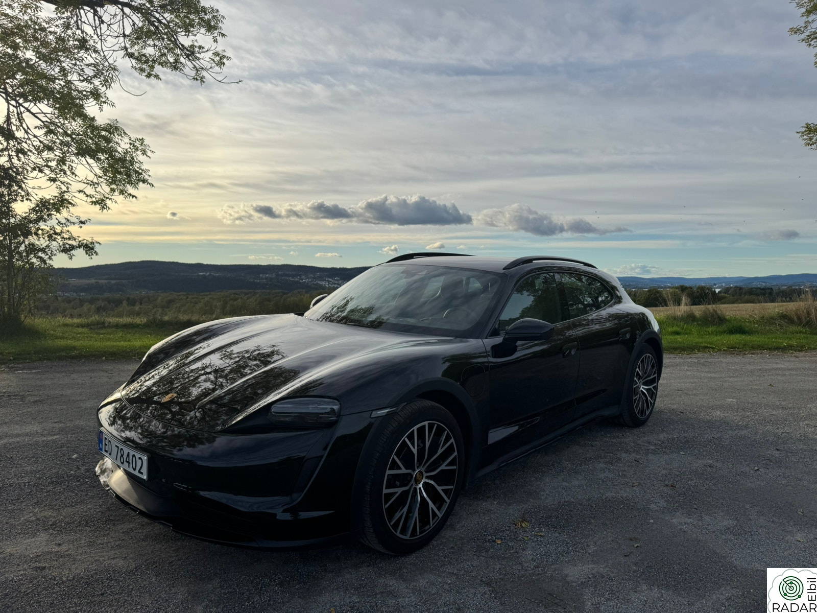 PORSCHE Taycan 4 4 | PASM | Skinn | Pano | Navi | ACC | BOSE | PESS |