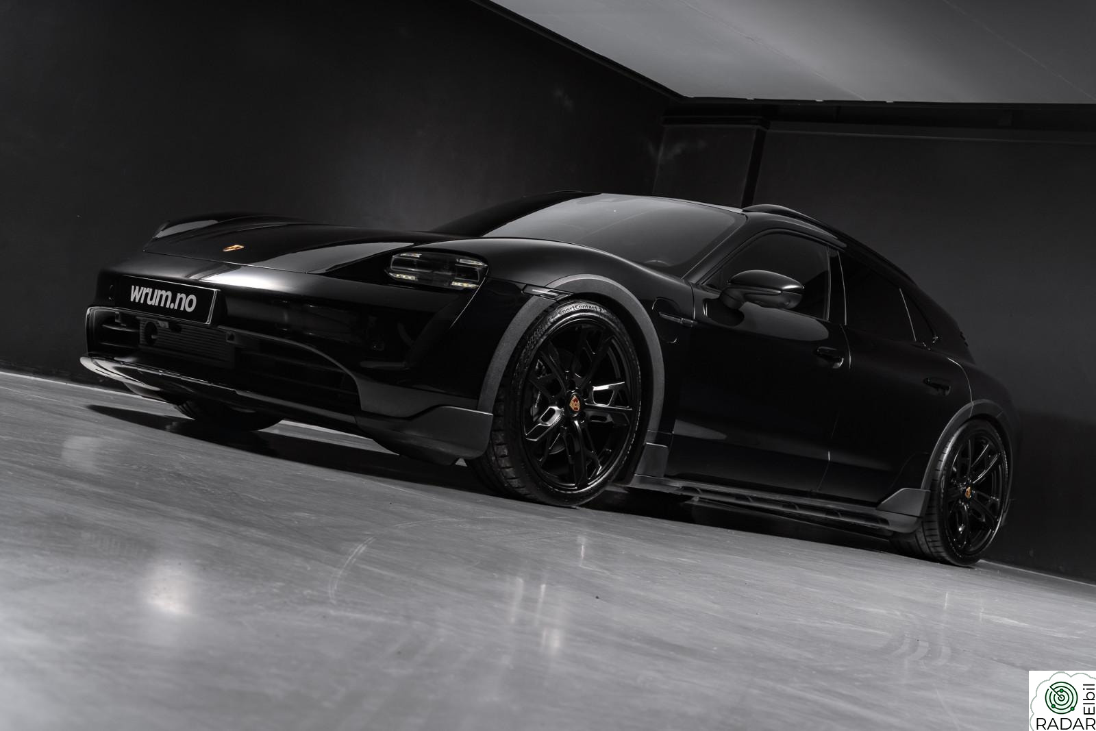 PORSCHE Taycan 4 4/Rear.Ax.St/Burmester/Pass.Display/ACC/360K/Offroad