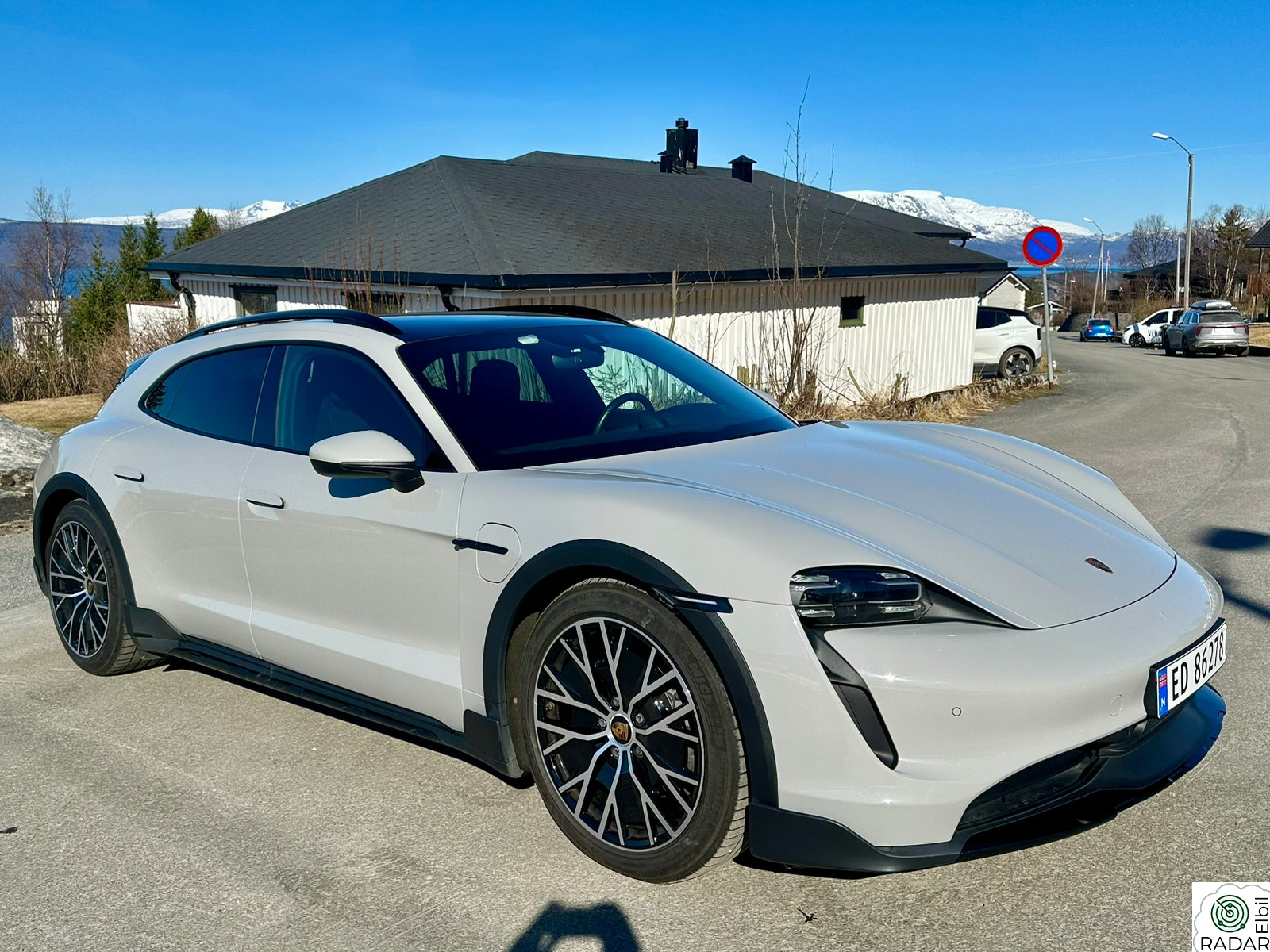 PORSCHE Taycan 4 Sp.Chrono,Bakhj.styring.,18veis,Pano,HUD,Bose,Offroad++