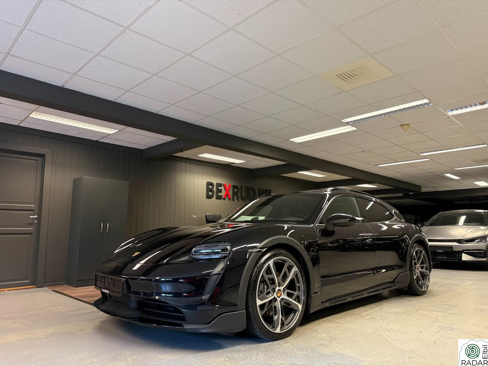 PORSCHE Taycan 4 06.22,Chrono,Rear-axle18-V,Bose,PDLS+,Hud,Luft,Blis,21"