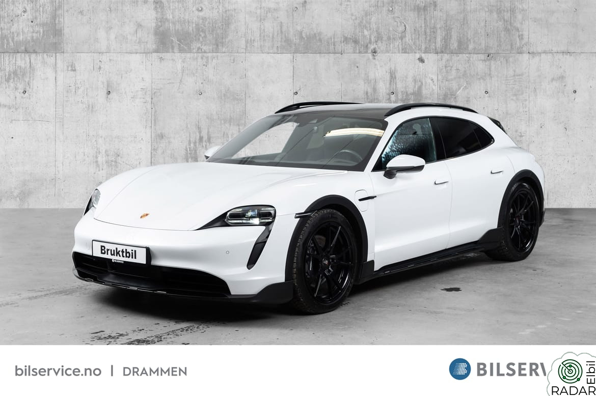 PORSCHE Taycan 4 /18veis /RearAxSteer/BOSE/HUD/21/ACC/Chrono