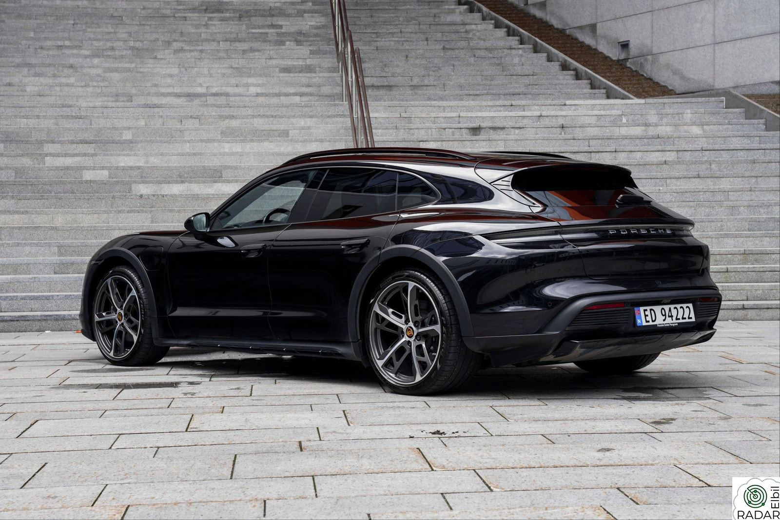 PORSCHE Taycan 4 4-18 VEIS-BOSE-CHRONO-21"-PDLS+-PASS.SKJERM-LUFT-PANO +