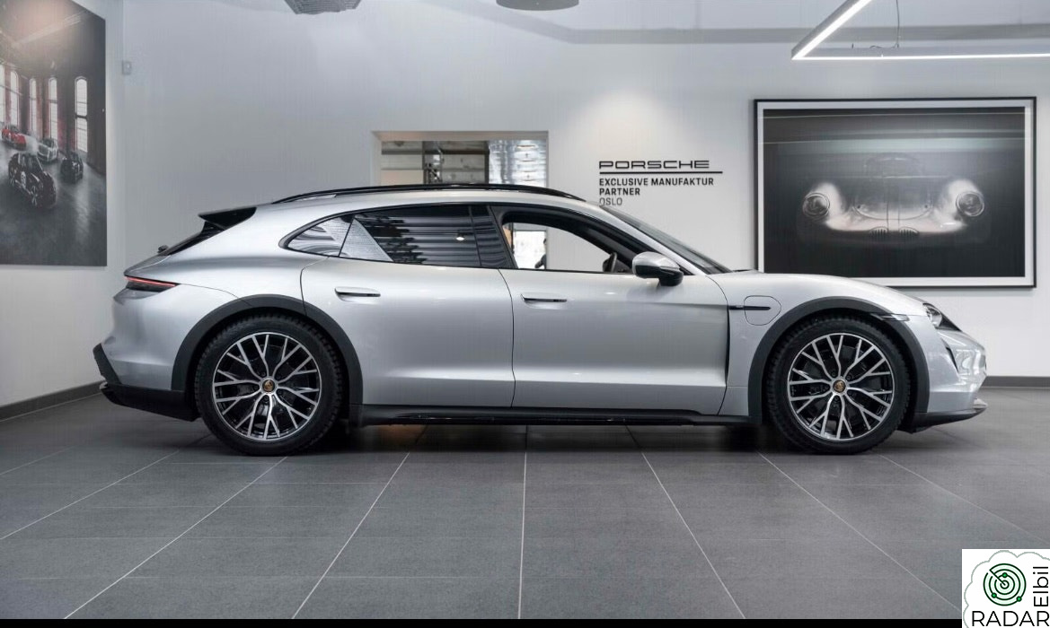PORSCHE Taycan 4 4 CT, 18 veis, sport chrono, Bose, sport sound, panoram