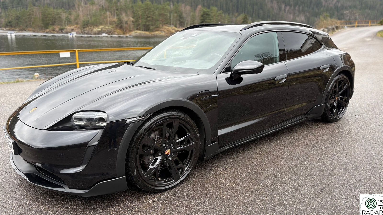 PORSCHE Taycan 4 4 Cross Turismo
