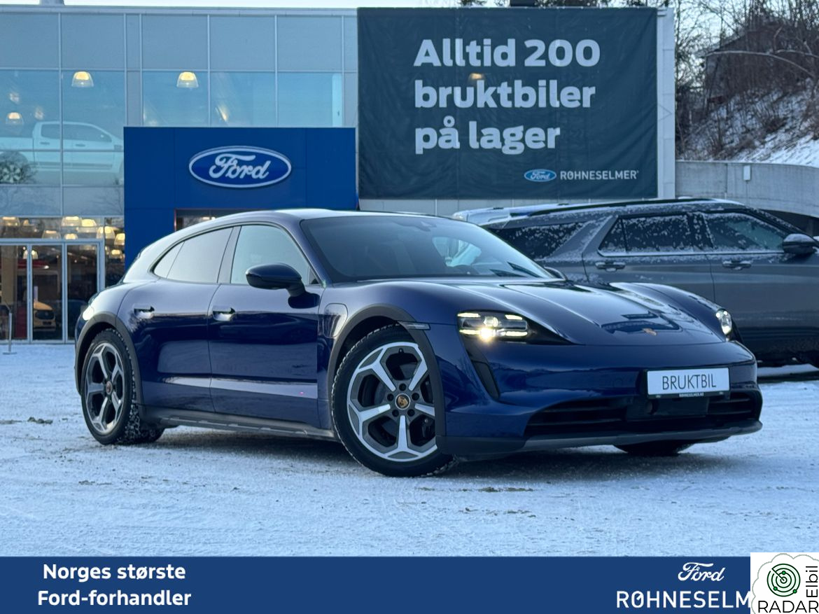 PORSCHE Taycan 4 BOSE/Sp.Chrono/21''/Adap.Cruise/HeatPump/Keyless/PDLS