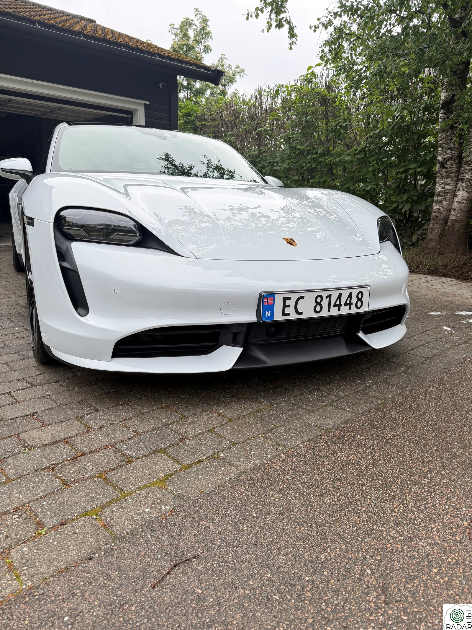 PORSCHE Taycan Turbo Burmester, Bakakselstyring,Passasjerskjerm, Paw