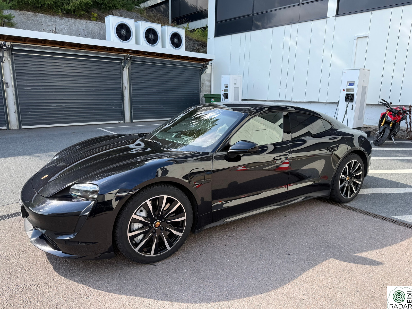 PORSCHE Taycan Turbo