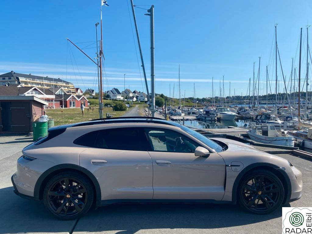 PORSCHE Taycan Turbo 680hk Turbo / S+V/ S.Chrono/ 18-veis// Bose/ Rear Axle