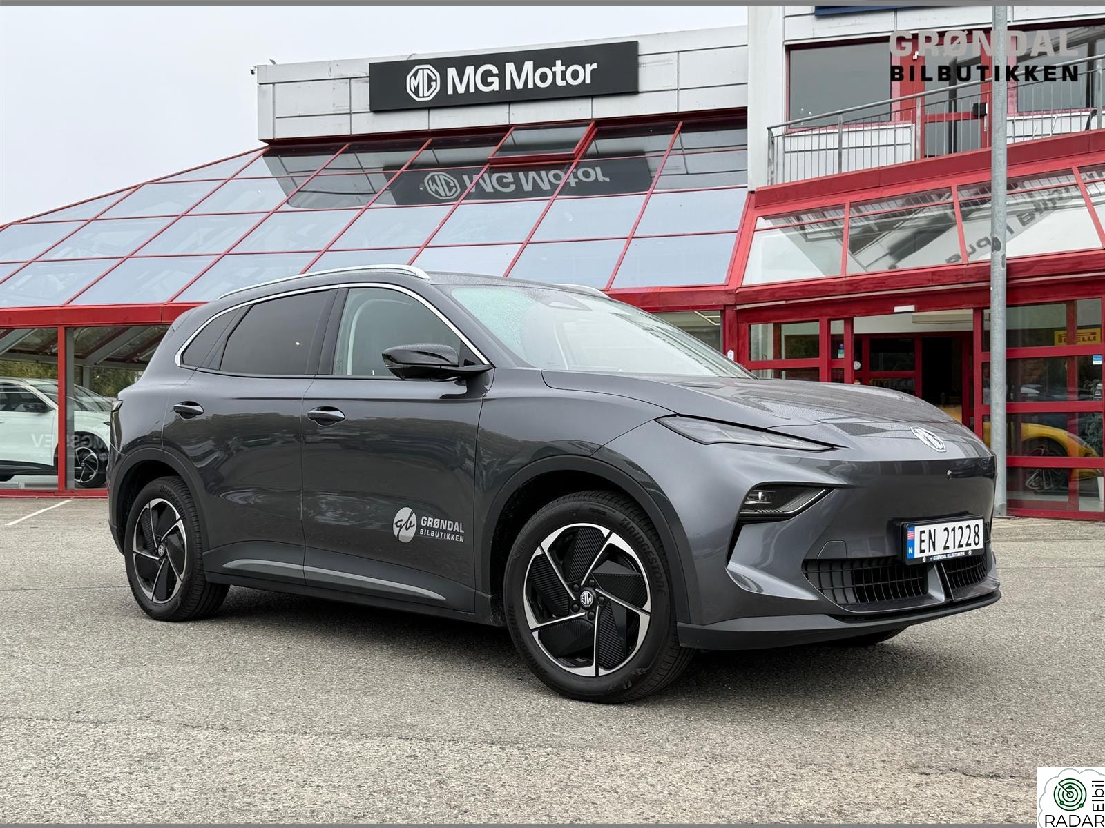 MG S5 EV Long Range Luxury EV