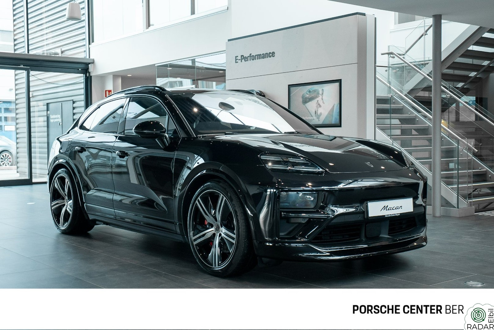 PORSCHE Macan Turbo Turbo/Burmester®/Head-Up/360-cam/Rear-Axle Steering