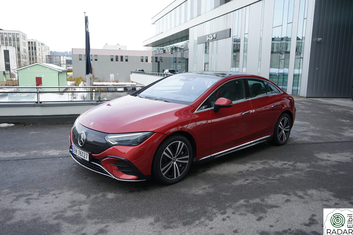MERCEDES-BENZ EQE 300 300 AMG-Line / Spesielt godt utstyrt / reg. 2024