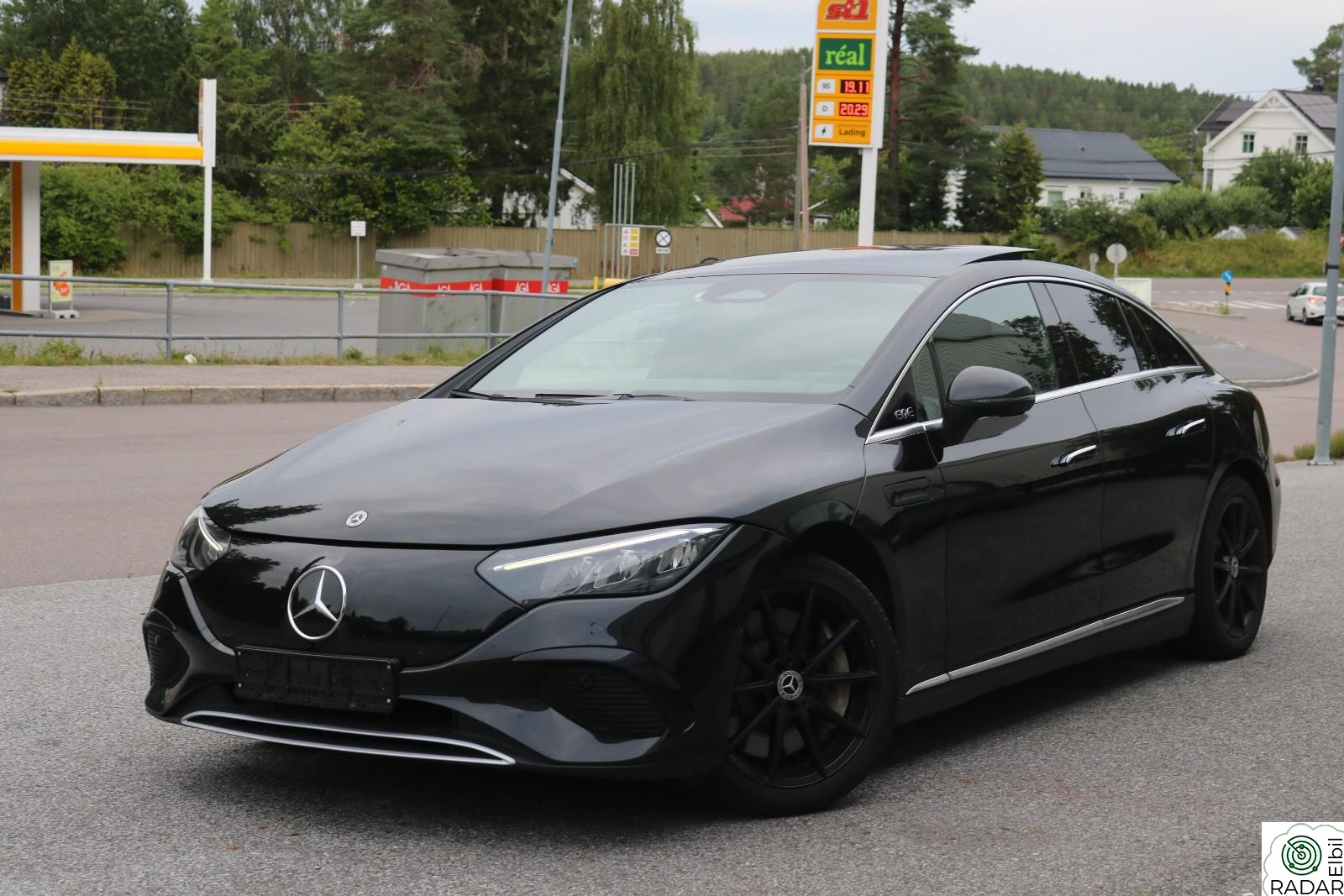 MERCEDES-BENZ EQE 350 4MATIC 350 4MATIC DISTRONIC PANO SKINN SONOS NAVI AMBIENT DAB+