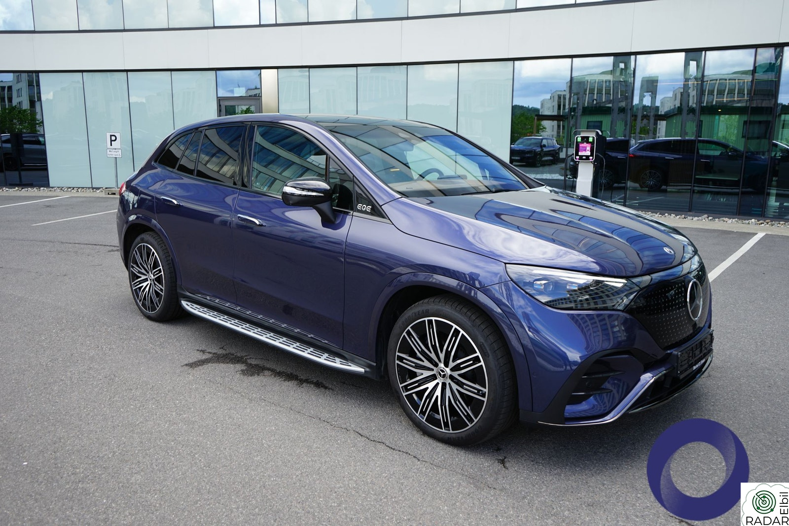 MERCEDES-BENZ EQE 350 4MATIC 350 4Matic AMG / Nattpakke - Spesielt godt utstyrt !