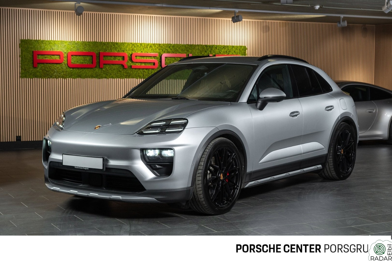 PORSCHE Macan 4S 4S Krok/22"/Matrix/Sport-Chrono/ACC/BOSE/Head-Up/18-vei