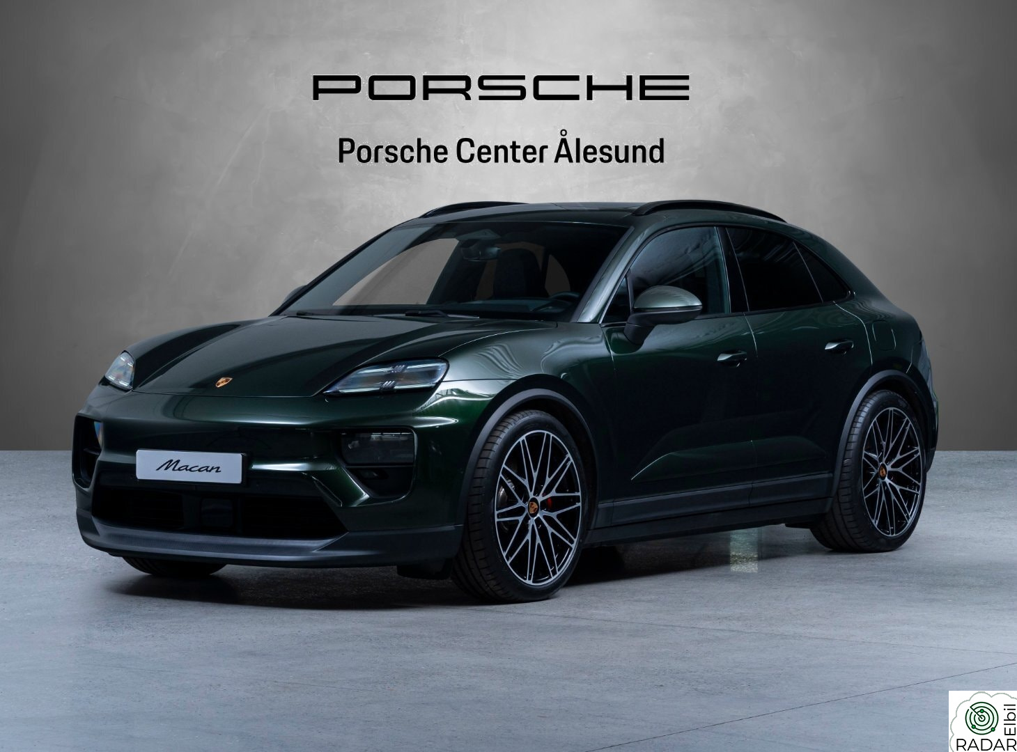PORSCHE Macan 4S 4S 516HK,18-v,RearAxSteer,Luft,HUD,Matrix,BOSE,22" +++
