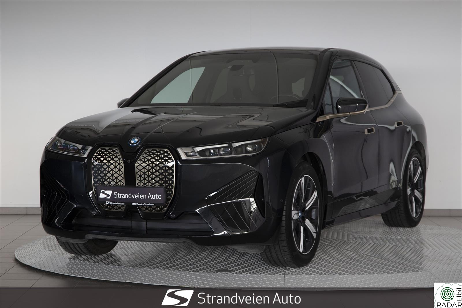 BMW iX xDrive40 xDrive 40 Fully Charged T.feste|Panorama|HUD|H&K