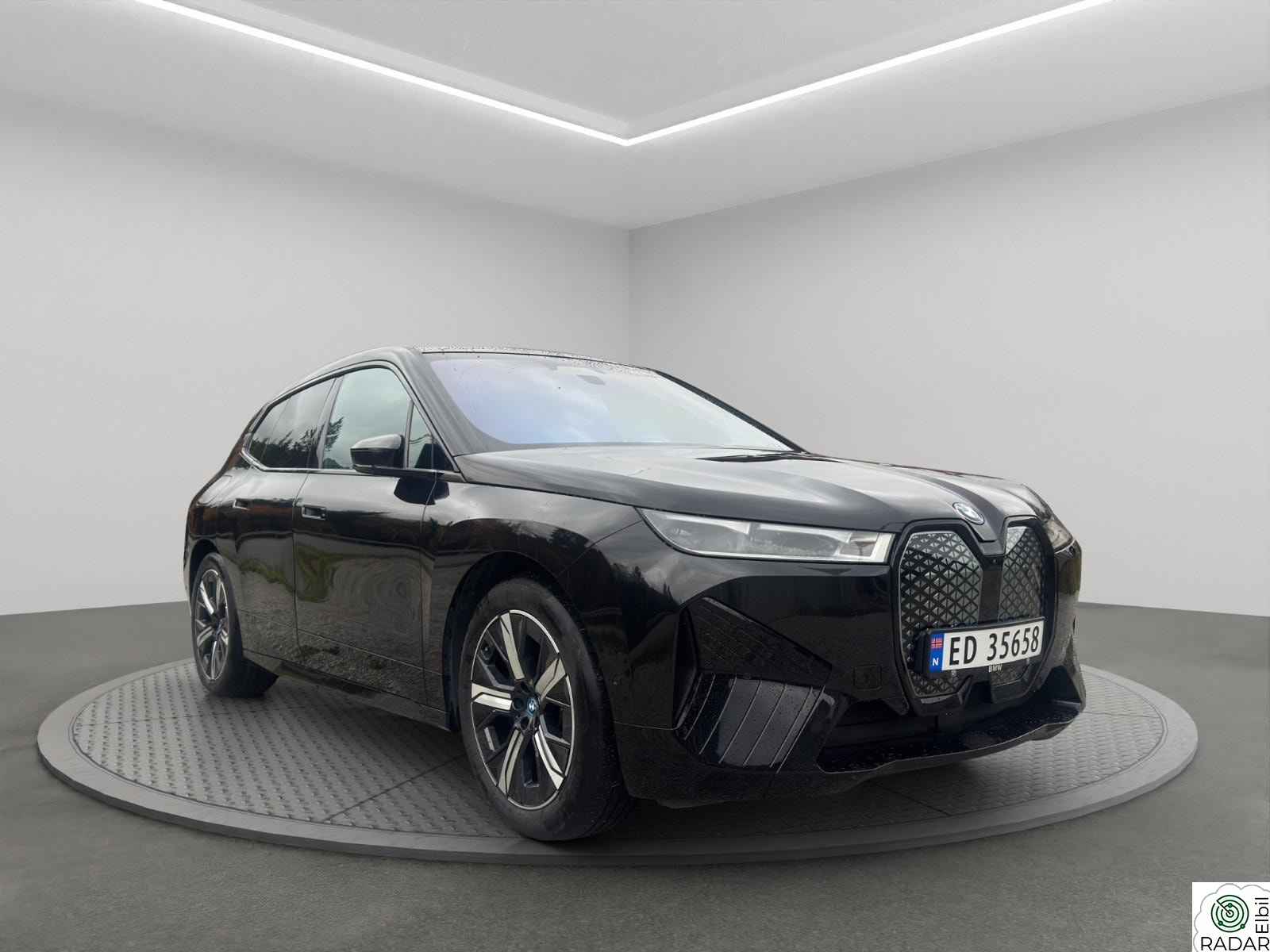 BMW iX xDrive40 Fully Charged, Sportspakke, Pano, Krok, H&K, Skinn, HUD