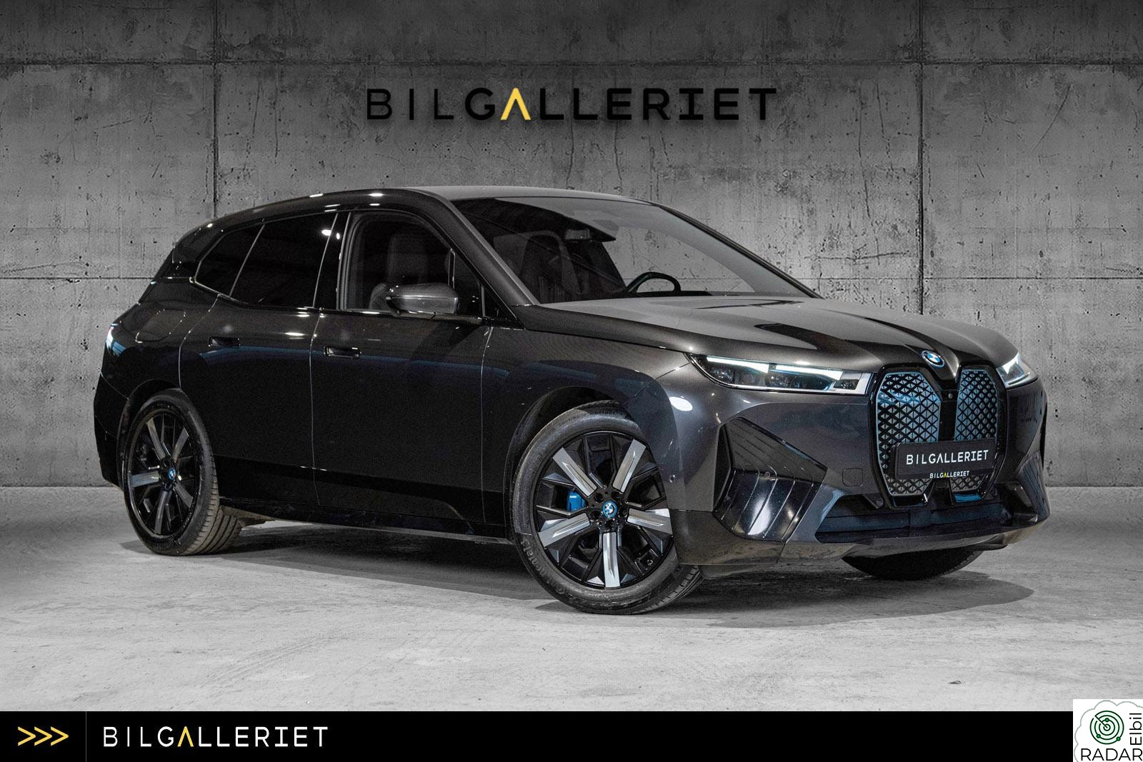 BMW iX xDrive40 FULLYCHARGED/HEAD UP/HARMAN KARDON/HENGERFESTE/INNBYTTE