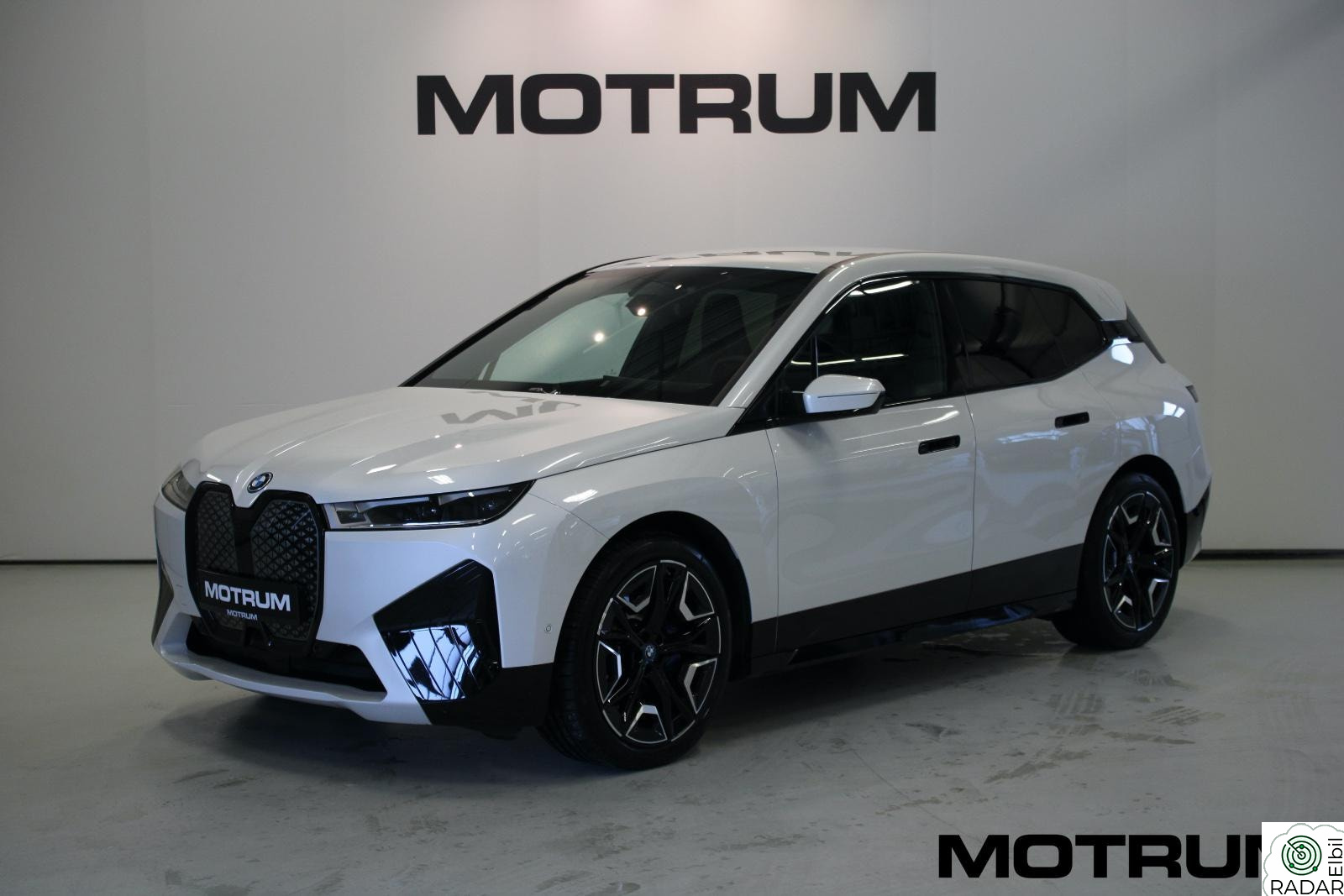 BMW iX xDrive40 Charged m/ ACC HarmanKardon H.Feste Keyless Laserlys 22
