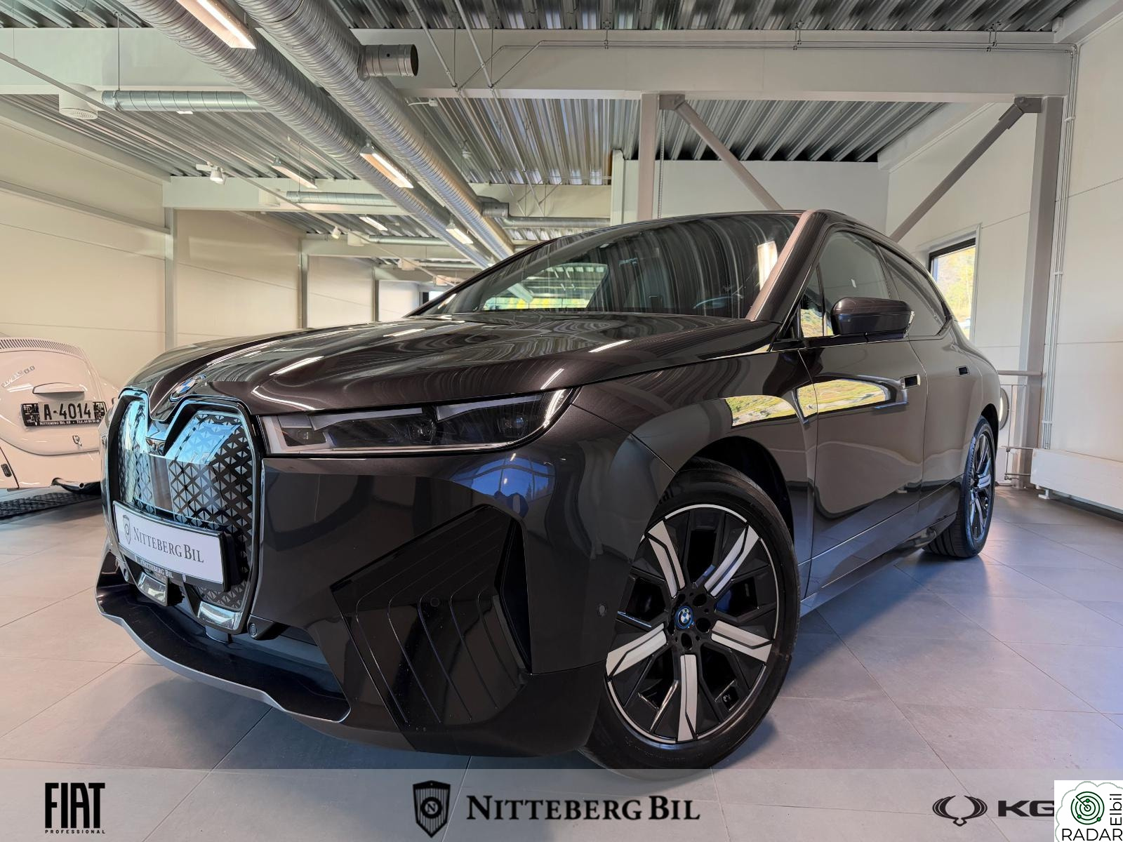 BMW iX xDrive40 xDrive40 FullyCharged sportspakke- Hengerfeste-
