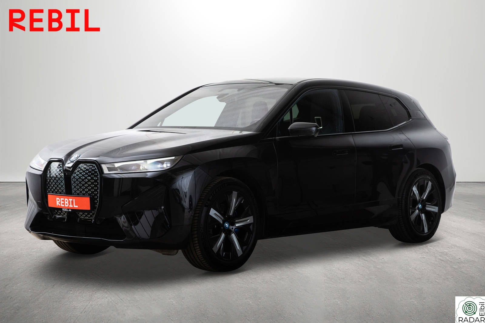 BMW iX xDrive40 xDrive40/Fully Charged/AWD/Krok/HUD/Pano/360/HK/Skinn