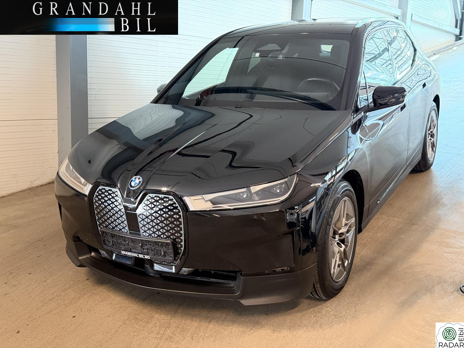 BMW iX xDrive40 IX40 - Mye utstyr - Tar innbytte - Tilbyr finansering