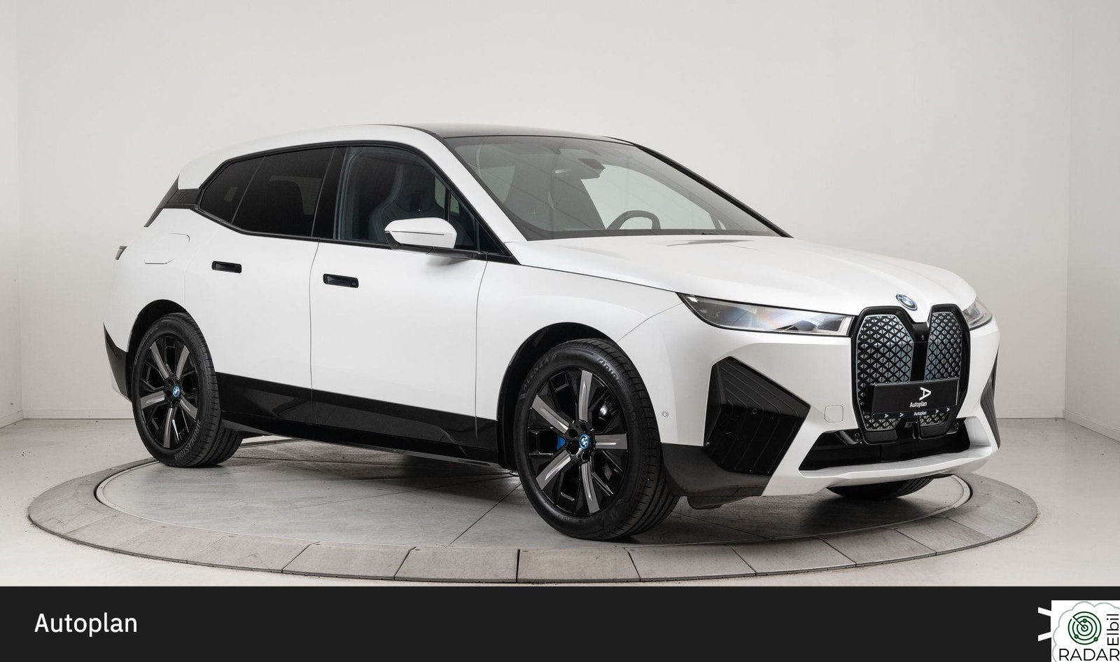 BMW iX xDrive40 IX xdrive40 Fully charged Krok Navi ACC Minne H&k