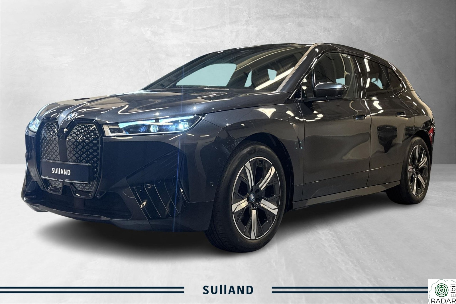 BMW iX xDrive50 xDrive50 Fully Charged – 2024 | 523 hk | Sophisto Grey