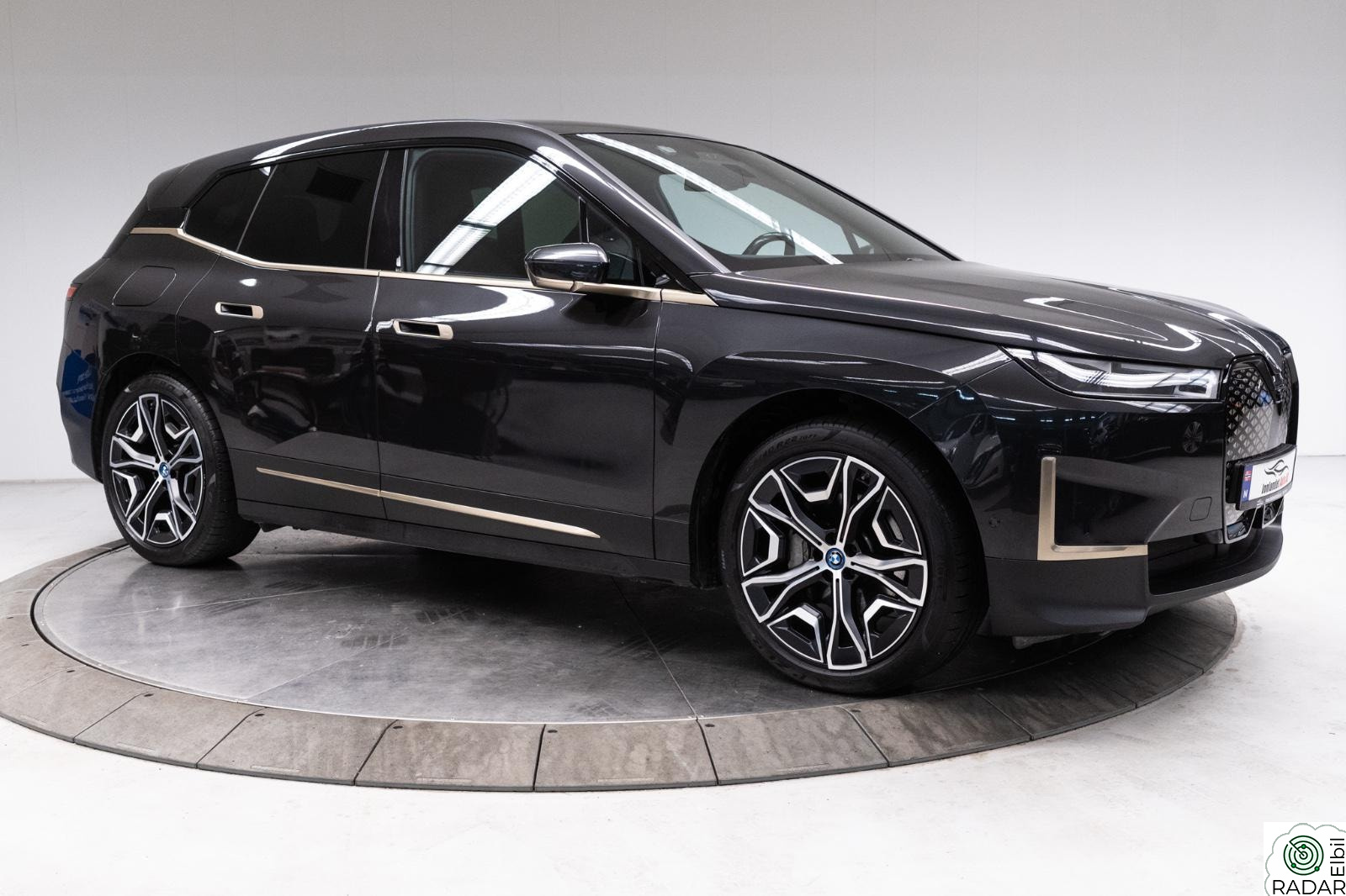 BMW iX xDrive50 XDRIVE 50 FULLY CHARGED KROK+360KAMERA+H/K+LASER+PANO+