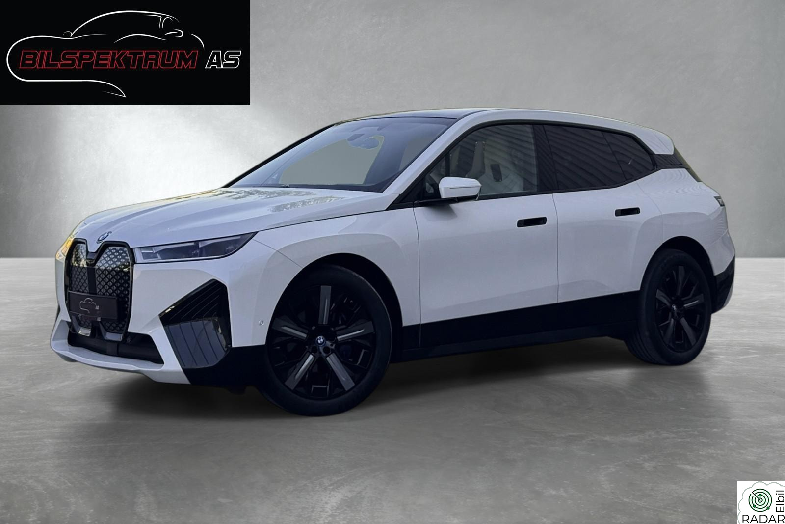 BMW iX xDrive50 xDrive50 Fully-Charged 21" // Skinn, Skylounge, H&K, HF